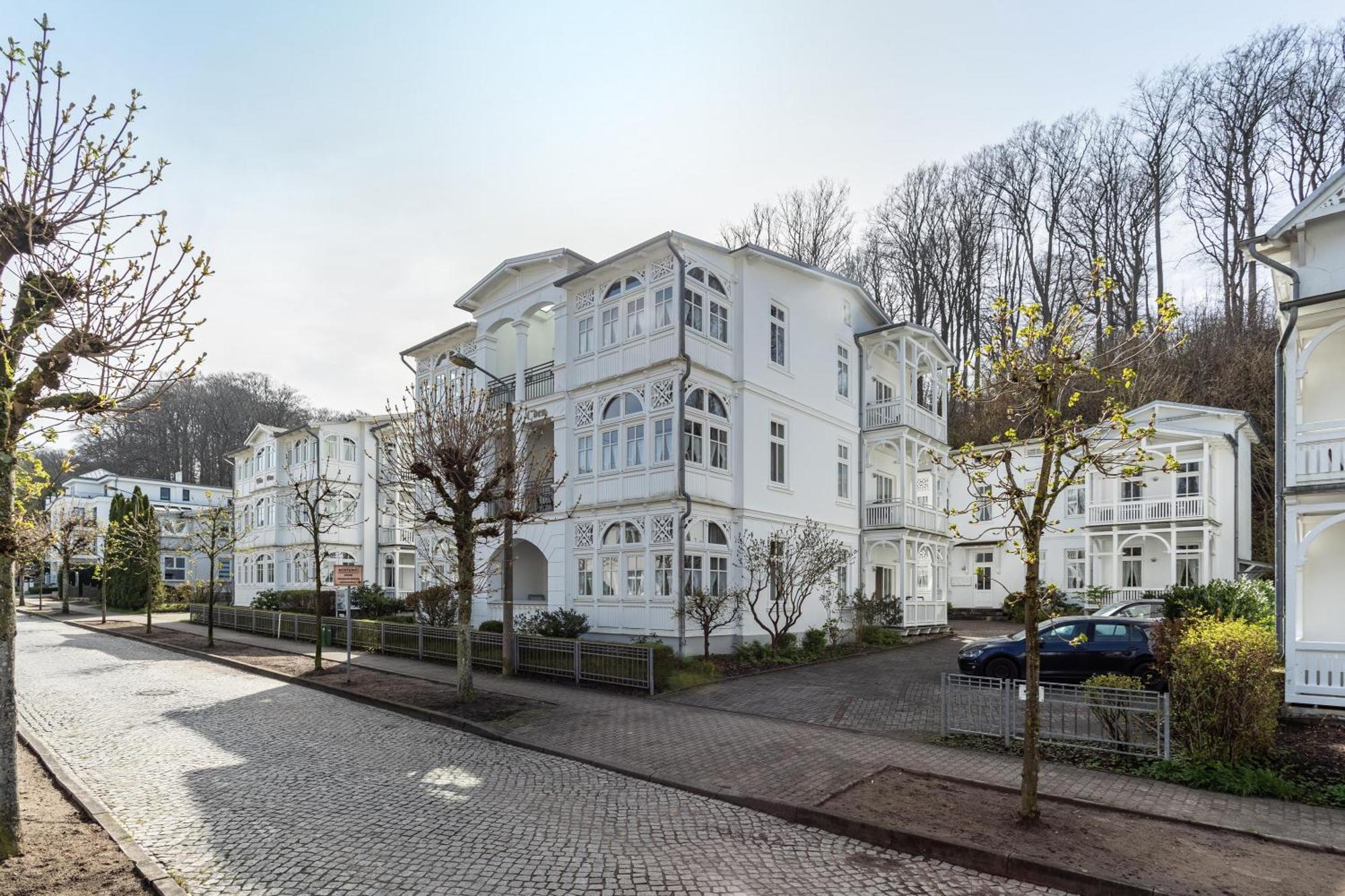 Jenseits Von Eden In Der Eden Apartment